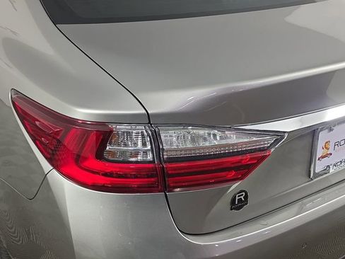 Used 2018 Lexus ES 350 w/ Navigation System Package image 37