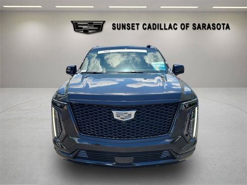 Certified 2025 Cadillac Escalade Sport Platinum AWD/4WD image 2