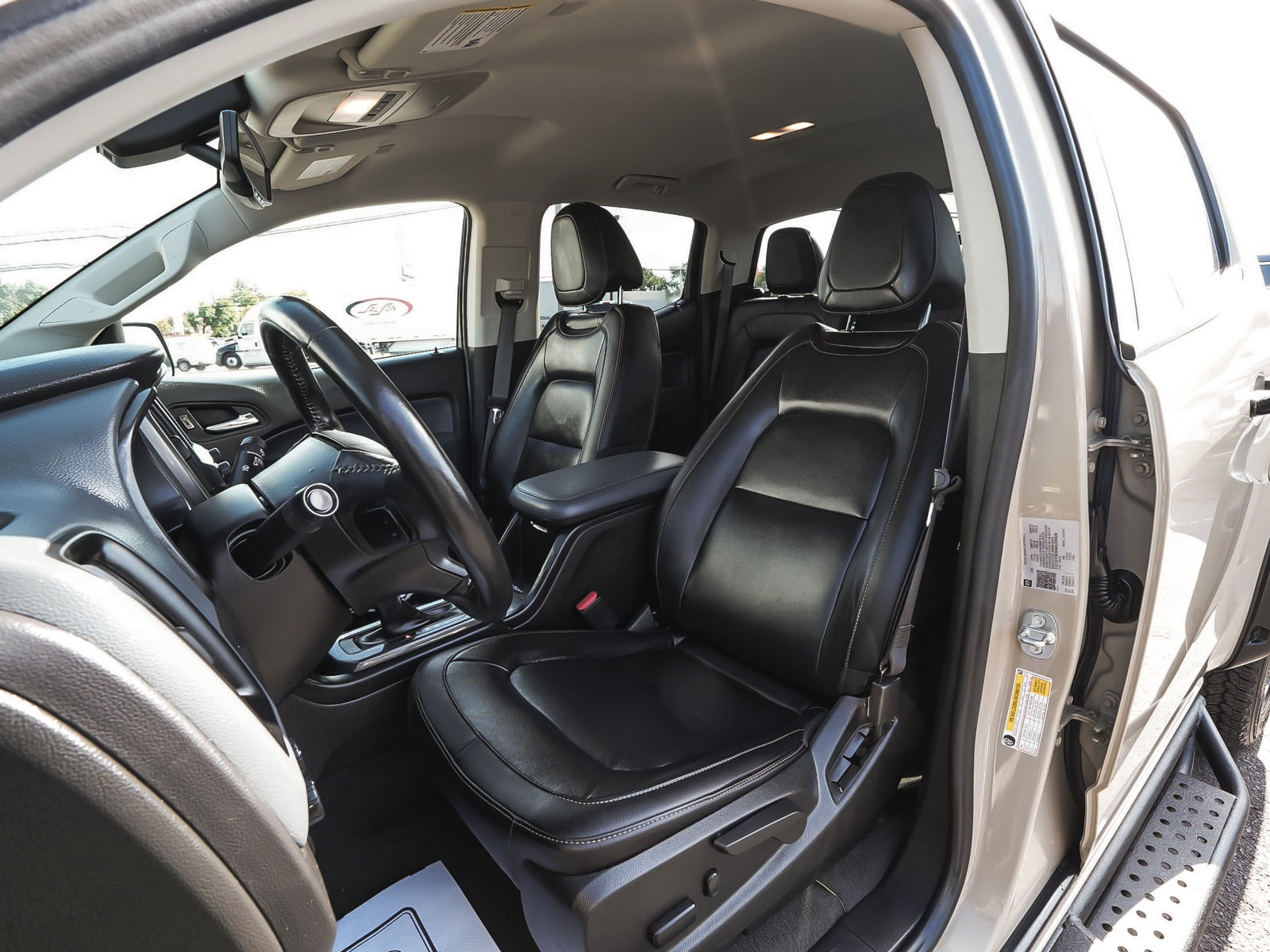 Used 2022 Chevrolet Colorado Z71 AWD/4WD image 34