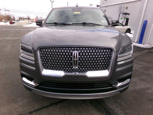 Used 2021 Lincoln Navigator Reserve w/ Luxury Package image 3