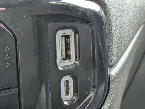 Used 2023 Chevrolet Silverado 1500 LT image 23