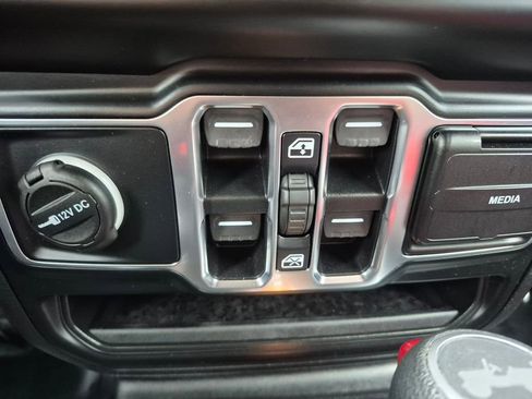 Used 2021 Jeep Wrangler Unlimited Sport image 18