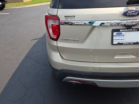 Used 2017 Ford Explorer Limited FWD image 13