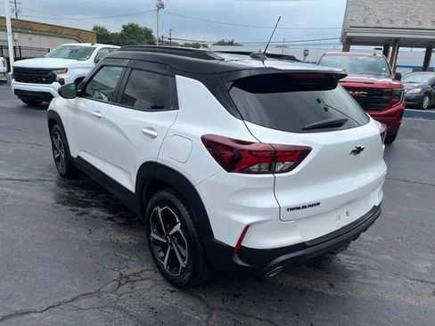 Used 2023 Chevrolet TrailBlazer RS w/ Sun and Liftgate Package FWD image 5