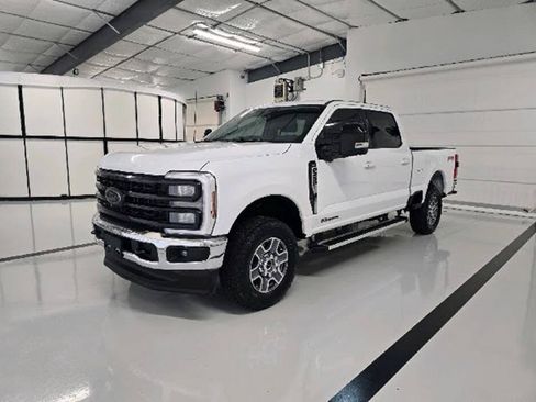 Used 2024 Ford F250 Lariat w/ FX4 Off-Road Package AWD/4WD image 5