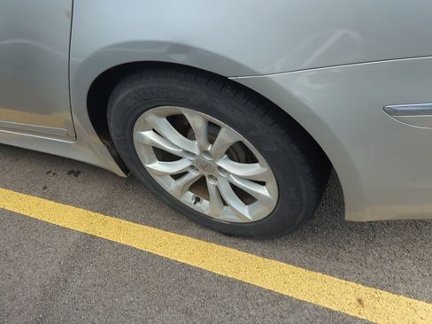 Used 2012 Hyundai Genesis 3.8 image 5