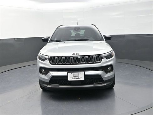New 2026 Jeep Compass Latitude image 2