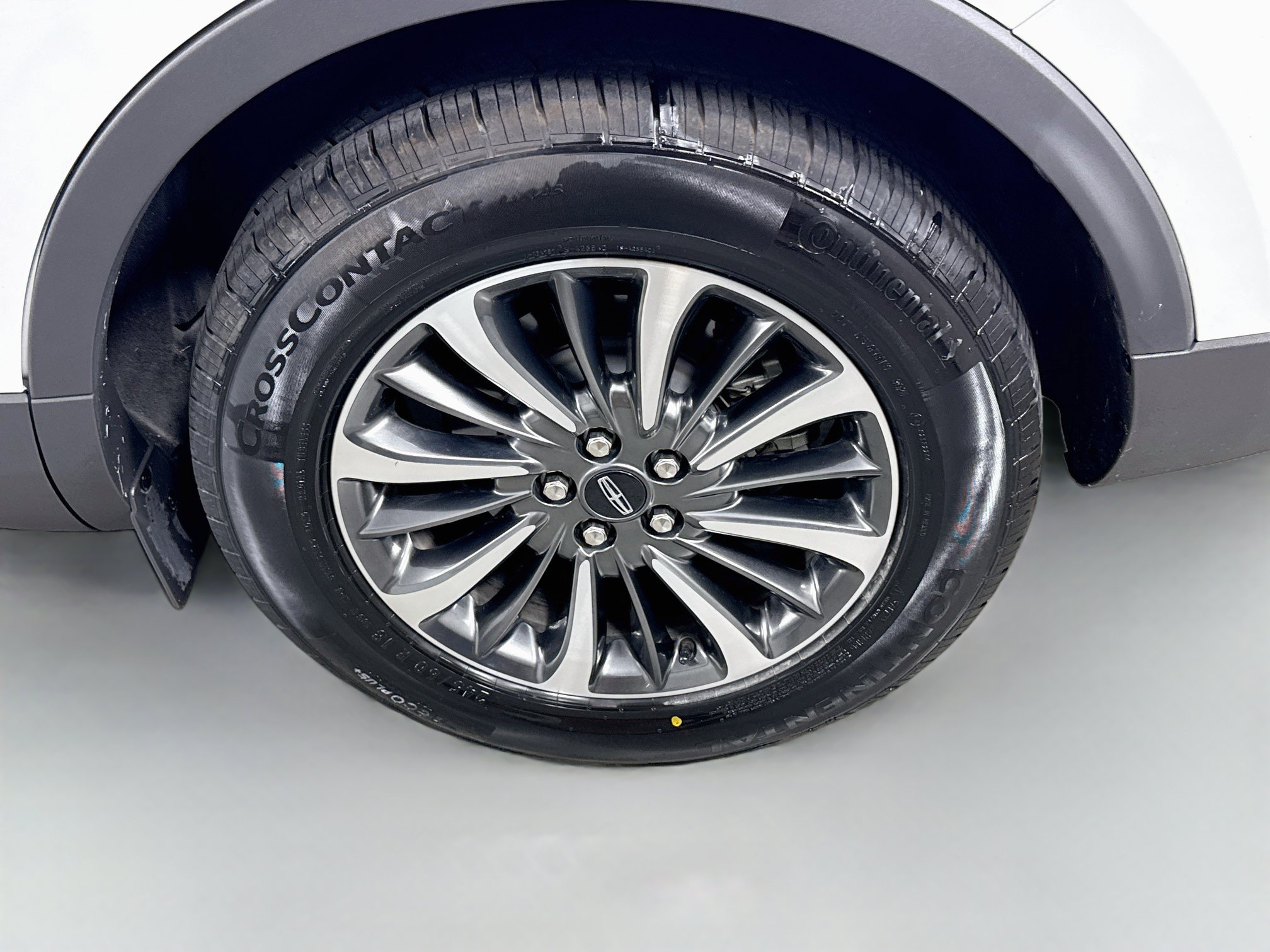 Used 2022 Lincoln Nautilus FWD w/ Premium Package image 29