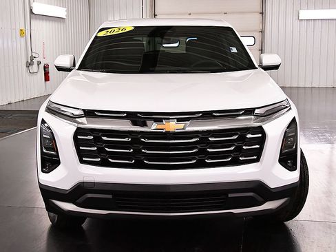 New 2026 Chevrolet Equinox LT AWD/4WD image 2
