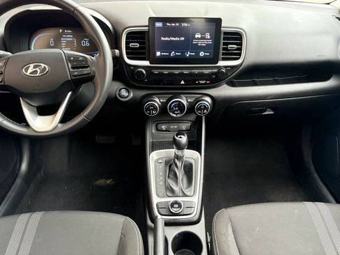 Used 2025 Hyundai Venue SEL FWD image 30