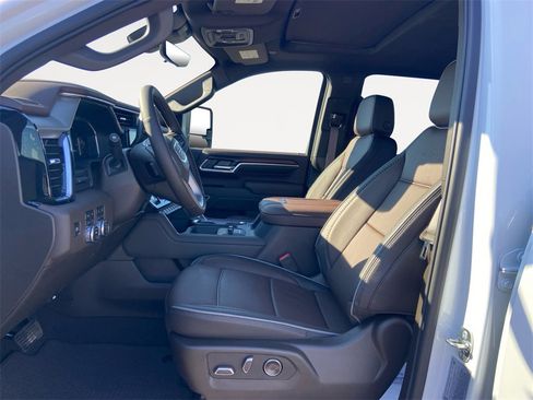 New 2026 GMC Sierra 2500 Denali w/ Denali Reserve Package image 9