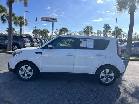 Used 2017 Kia Soul image 7