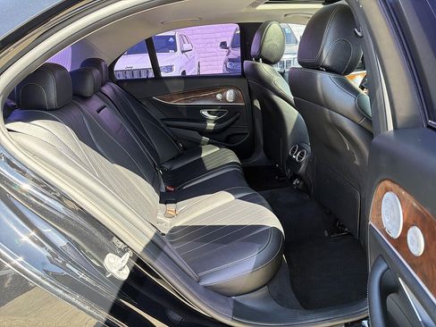 Used 2018 Mercedes-Benz E 300 image 27