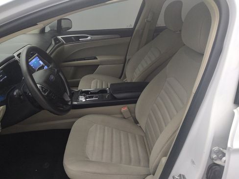 Used 2019 Ford Fusion SE FWD image 17