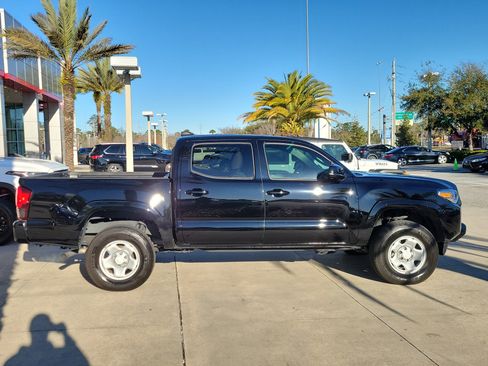 Used 2022 Toyota Tacoma SR image 7