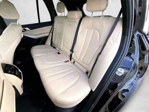 Used 2022 BMW X5 xDrive40i w/ Premium Package image 26