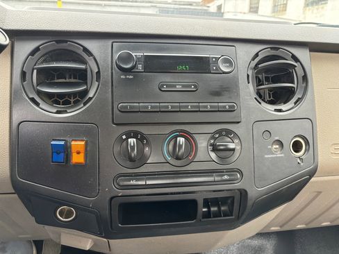 Used 2008 Ford F350 XL image 4