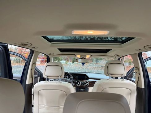 Used 2015 Mercedes-Benz GLK 350 4MATIC image 25
