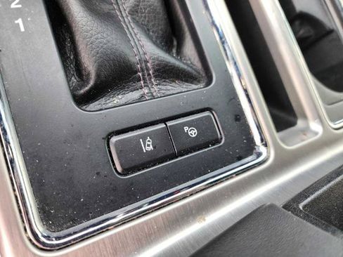 Used 2015 Ford F150 Platinum w/ Equipment Group 701A Luxury AWD/4WD image 33
