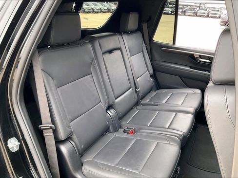 Certified 2025 Chevrolet Tahoe Z71 image 18