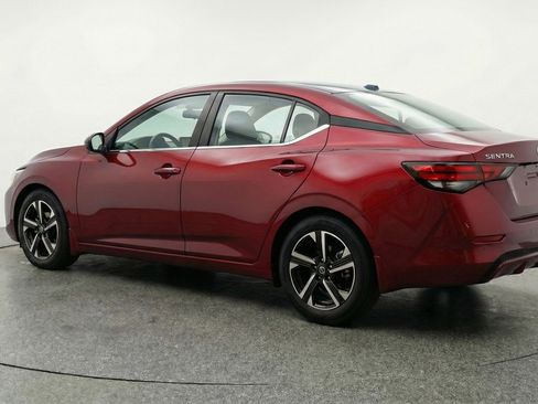 Used 2025 Nissan Sentra SV image 6