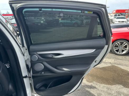 Used 2015 BMW X6 xDrive50i image 25