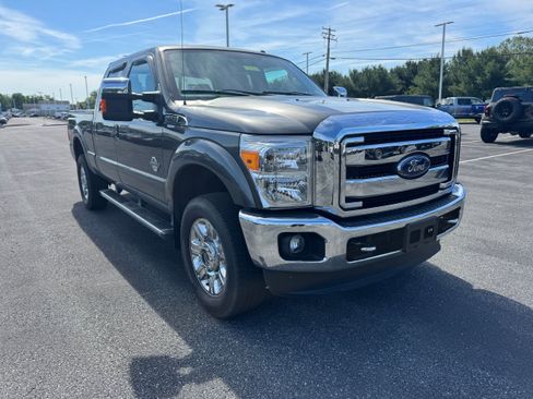 Used 2016 Ford F250 Lariat w/ Lariat Ultimate Package AWD/4WD image 7