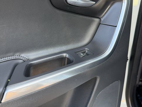 Used 2015 Volvo XC60 T5 Premier image 35