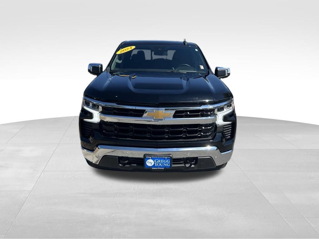 Used 2024 Chevrolet Silverado 1500 LT AWD/4WD image 10
