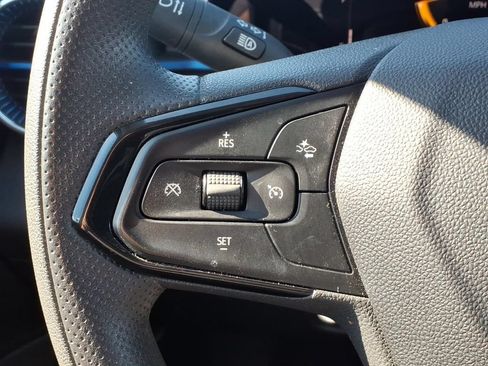 Used 2025 Chevrolet Trax LT FWD image 19