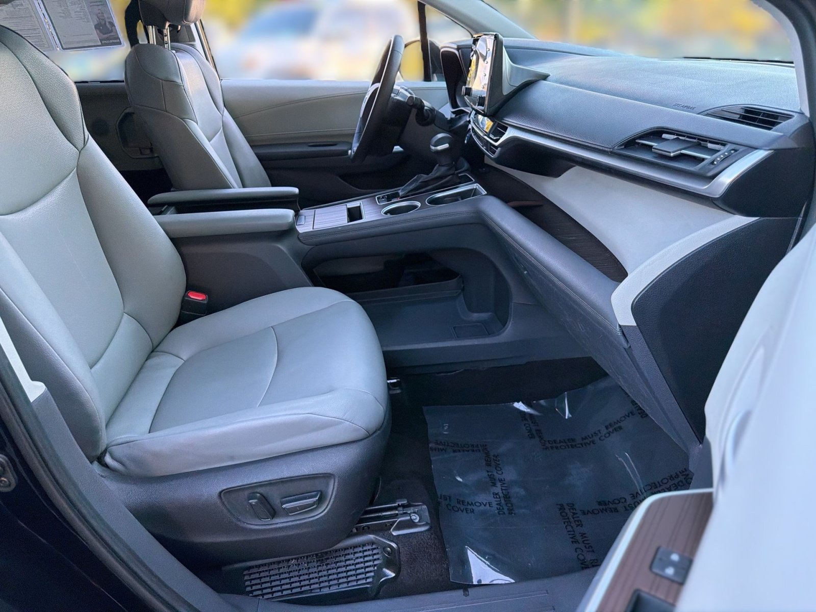 Used 2022 Toyota Sienna XLE AWD/4WD image 29