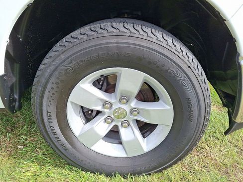 Used 2020 RAM 1500 Classic SLT image 11