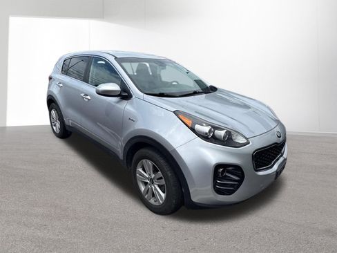 Used 2019 Kia Sportage LX AWD/4WD image 2