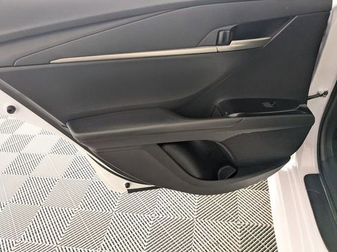 Used 2025 Toyota Camry SE image 27