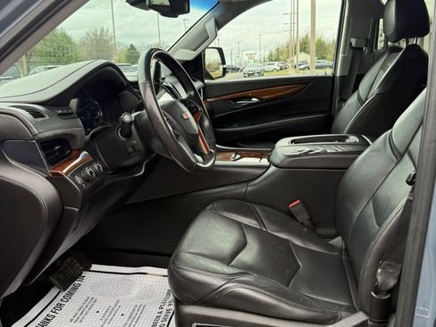 Used 2016 Cadillac Escalade Premium image 21