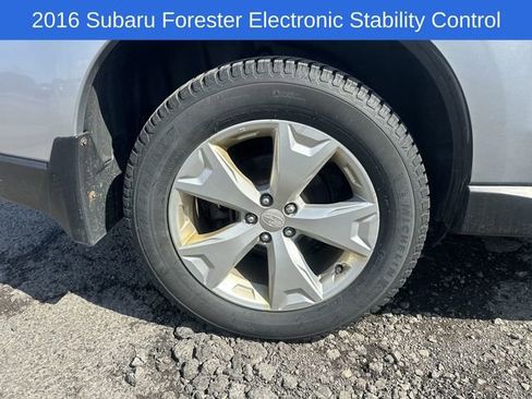 Used 2016 Subaru Forester 2.5i Premium w/ All-Weather Package AWD/4WD image 22