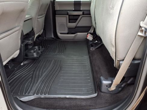 Used 2016 Ford F150 XLT image 24