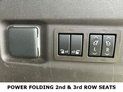Used 2021 Chevrolet Tahoe Z71 w/ Luxury Package AWD/4WD image 21