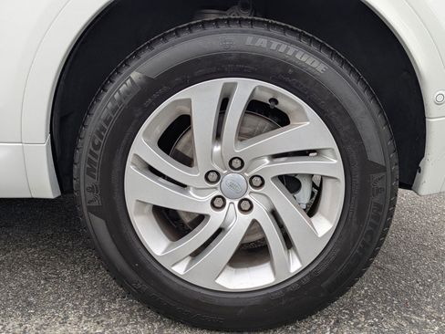 Used 2024 Land Rover Discovery Sport S image 23