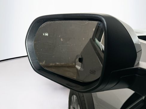 Used 2025 Chevrolet Equinox LT image 16