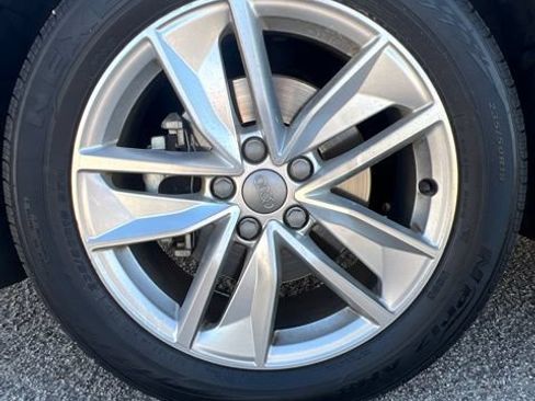 Used 2018 Audi Q3 2.0T Premium w/ Convenience Package AWD/4WD image 43