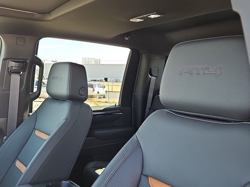 New 2026 GMC Sierra 2500 AT4 w/ AT4 Premium Plus Package AWD/4WD image 11
