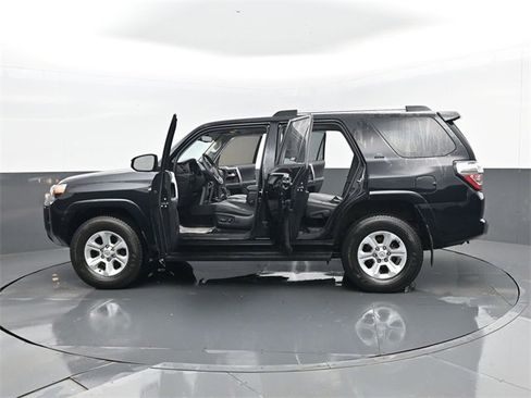 Used 2020 Toyota 4Runner SR5 Premium image 31