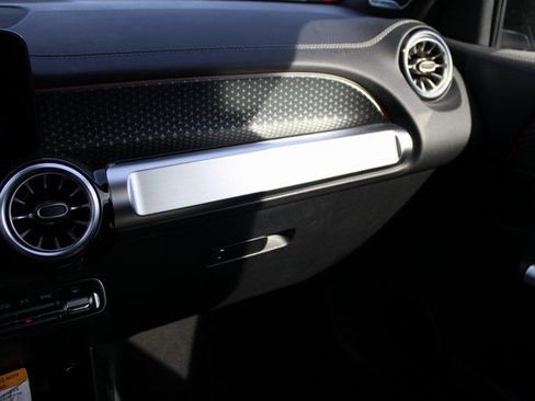 New 2024 Mercedes-Benz GLB 35 AMG 4MATIC image 33