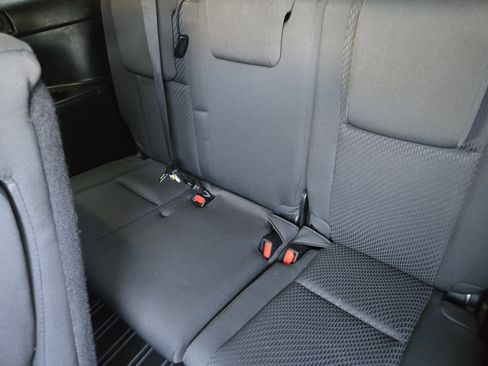 Used 2016 Toyota Highlander LE image 23