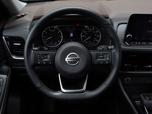 Used 2021 Nissan Rogue SV w/ Premium Package AWD/4WD image 18