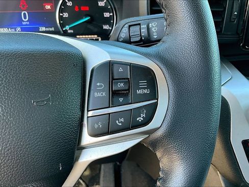 Used 2024 Ford Explorer XLT w/ Class IV Trailer Tow Package AWD/4WD image 11