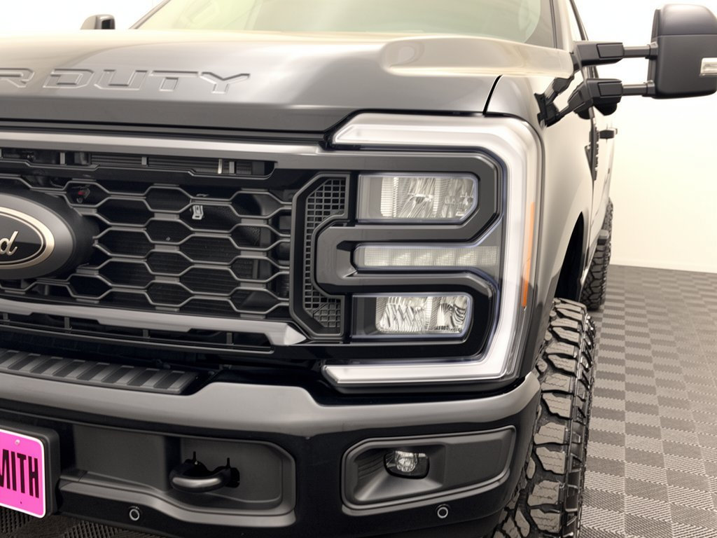 Used 2026 Ford F250 Lariat w/ Tremor Off-Road Package AWD/4WD image 12