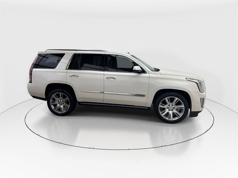 Used 2015 Cadillac Escalade Premium image 9