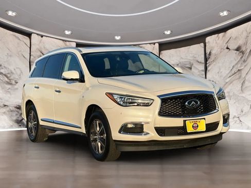 Used 2019 INFINITI QX60 Luxe w/ Essential Package AWD/4WD image 3